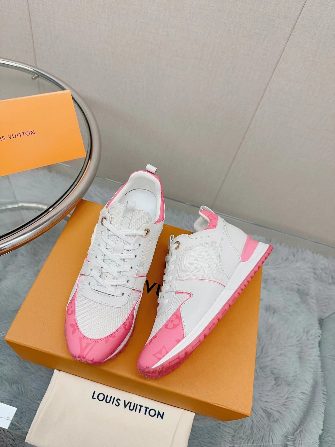 TOP Louis Vuitton LV L*V Runaway Sneakers - 24 Colors