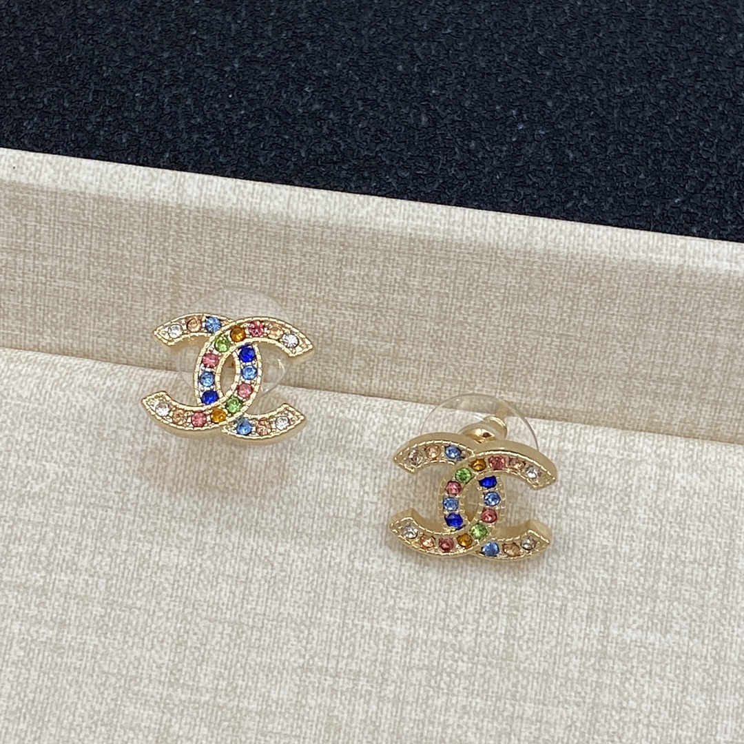 TOP CHANEL Earrings with Colorful Diamonds - Gold