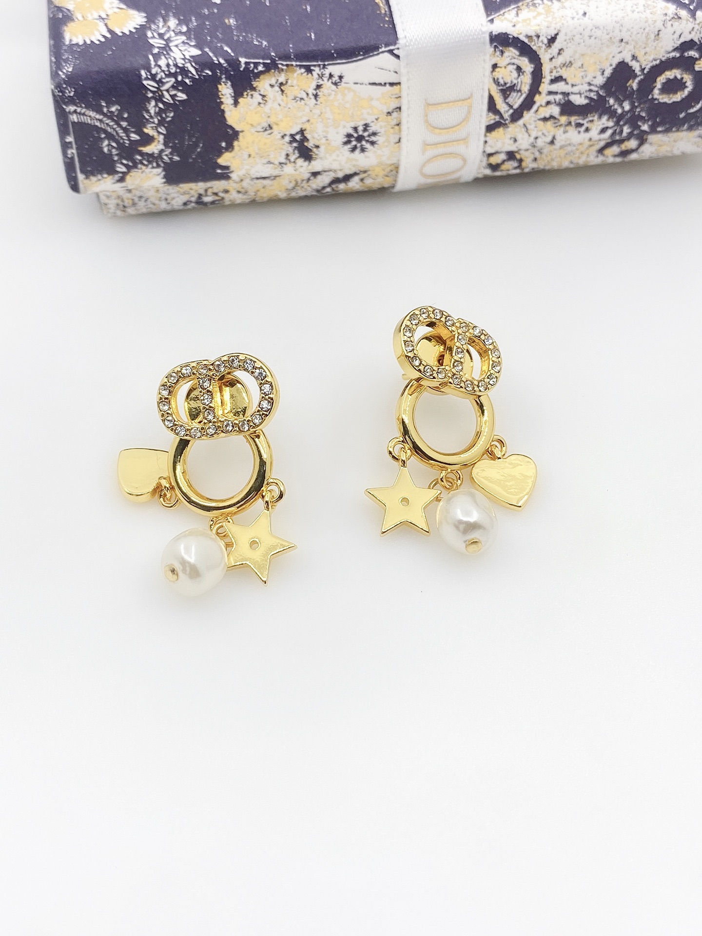 TOP Christian Dior CD Pearl Star Heart Earrings - Gold