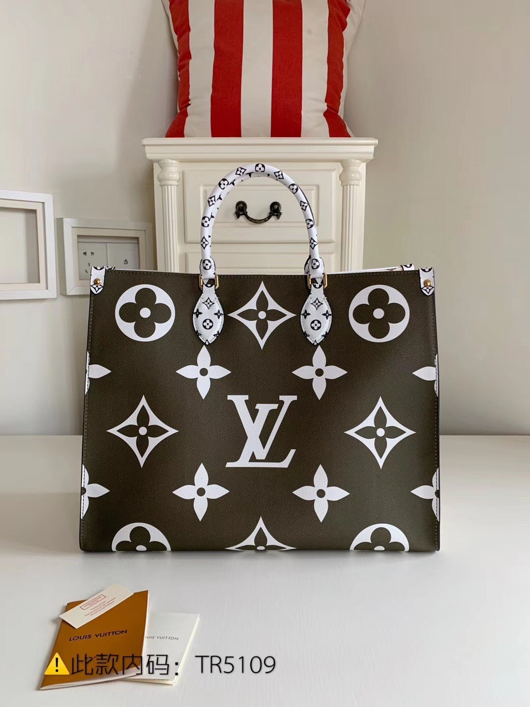 TOP Louis Vuitton LV On The Go GM Monogram 41x34x19cm -2 Colors