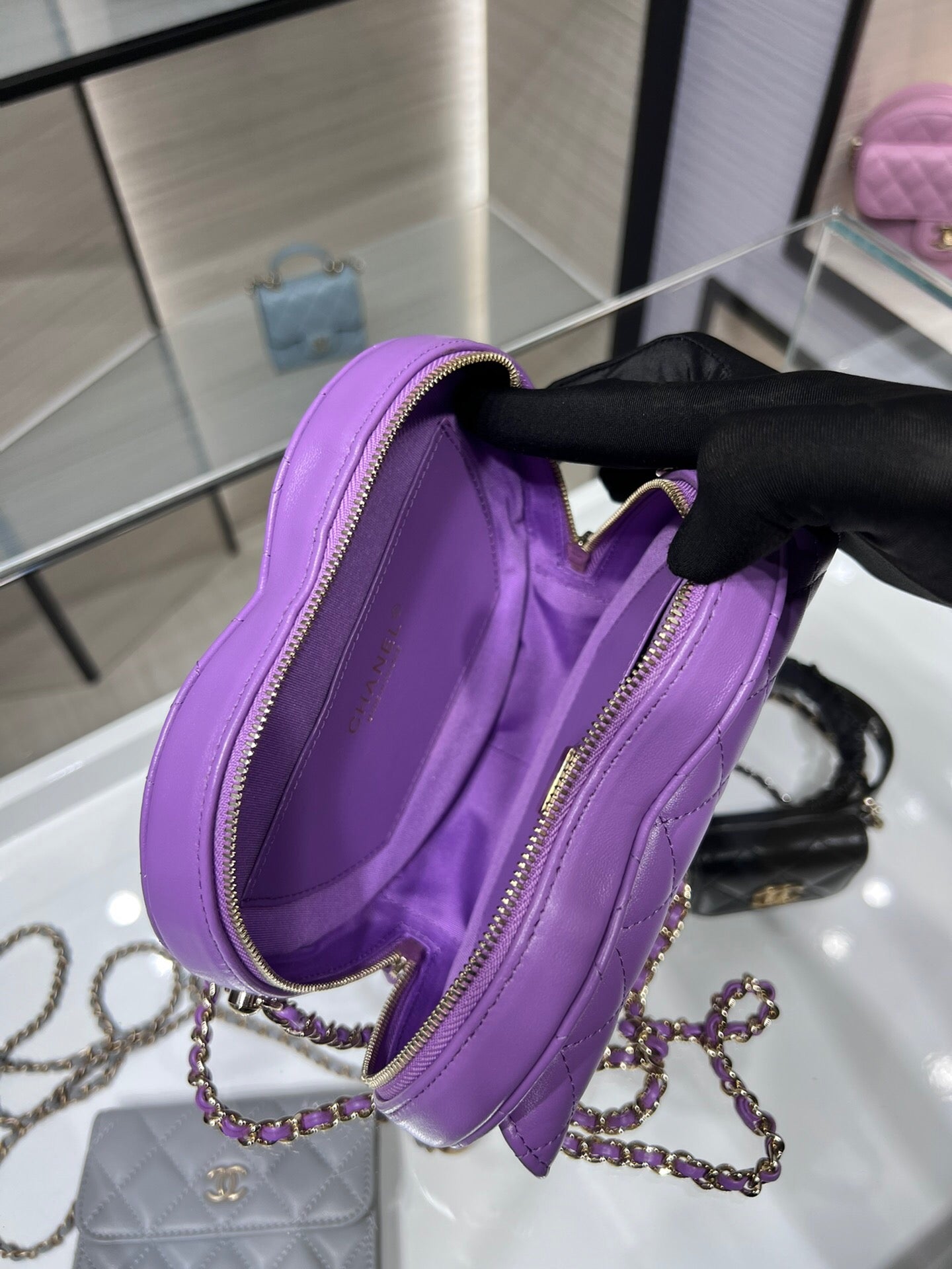 TOP CHANEL Heart Bag Large 16.5x18x6.5cm - Purple & GHW