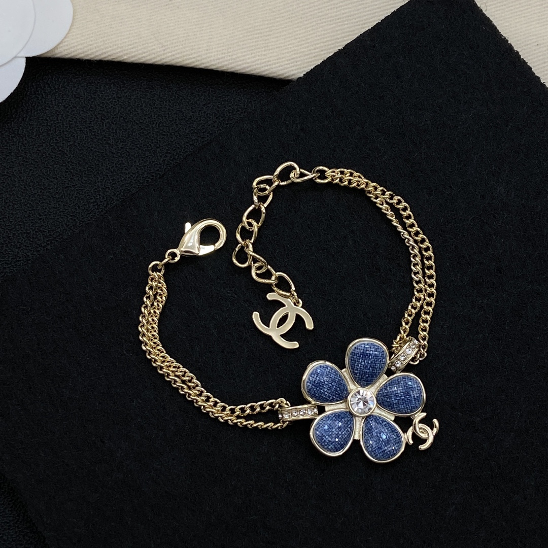 TOP CHANEL Bracelet - Gold