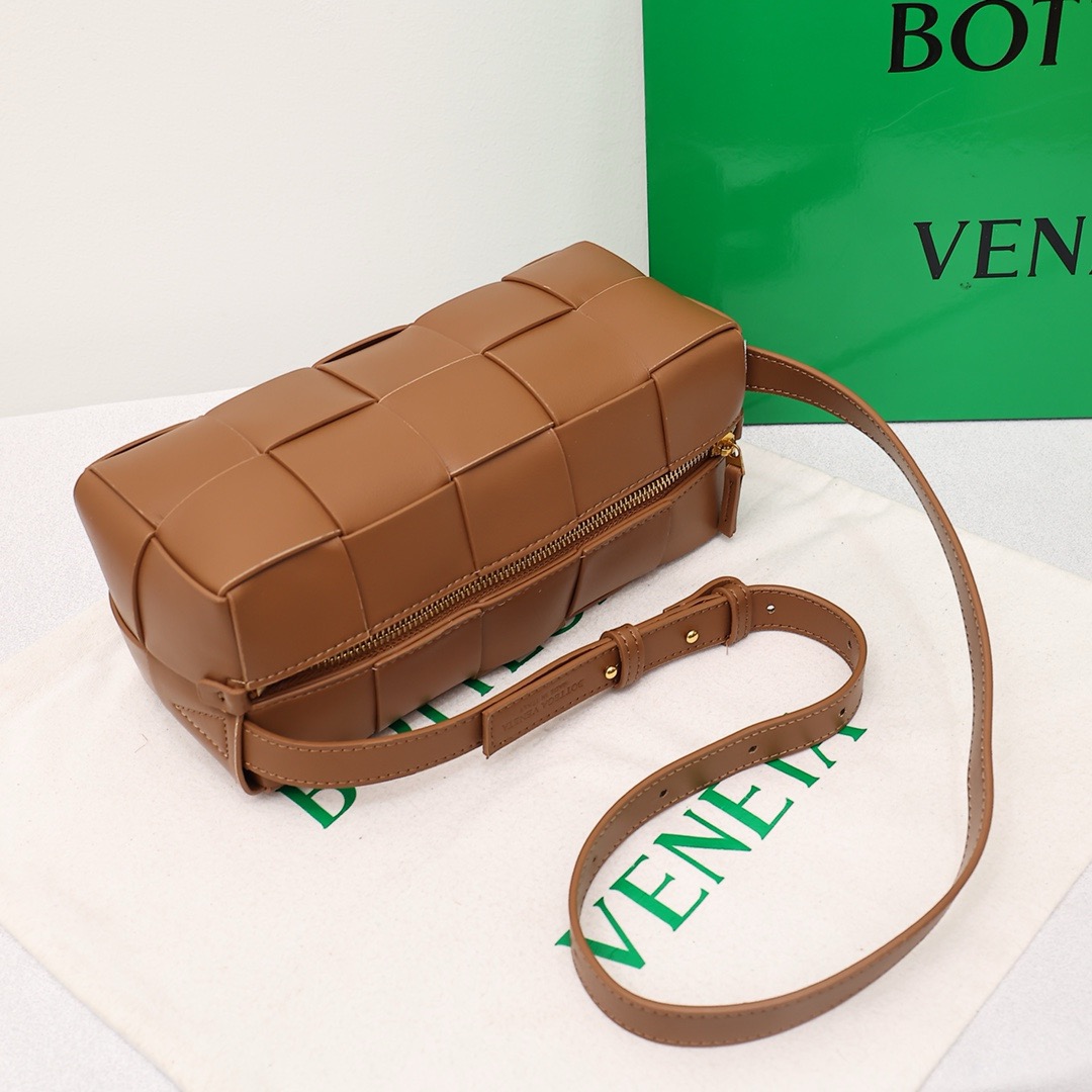 Bottega Veneta BV Small Brick Cassette Shoulder Bag (Replica)