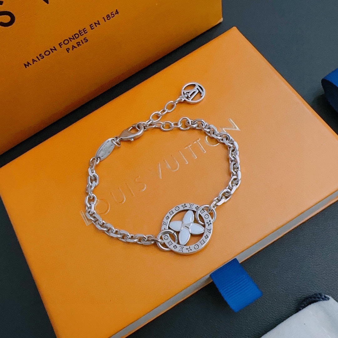 TOP Louis Vuitton LV Cuban Chain Series Vintage Silver Bracelet