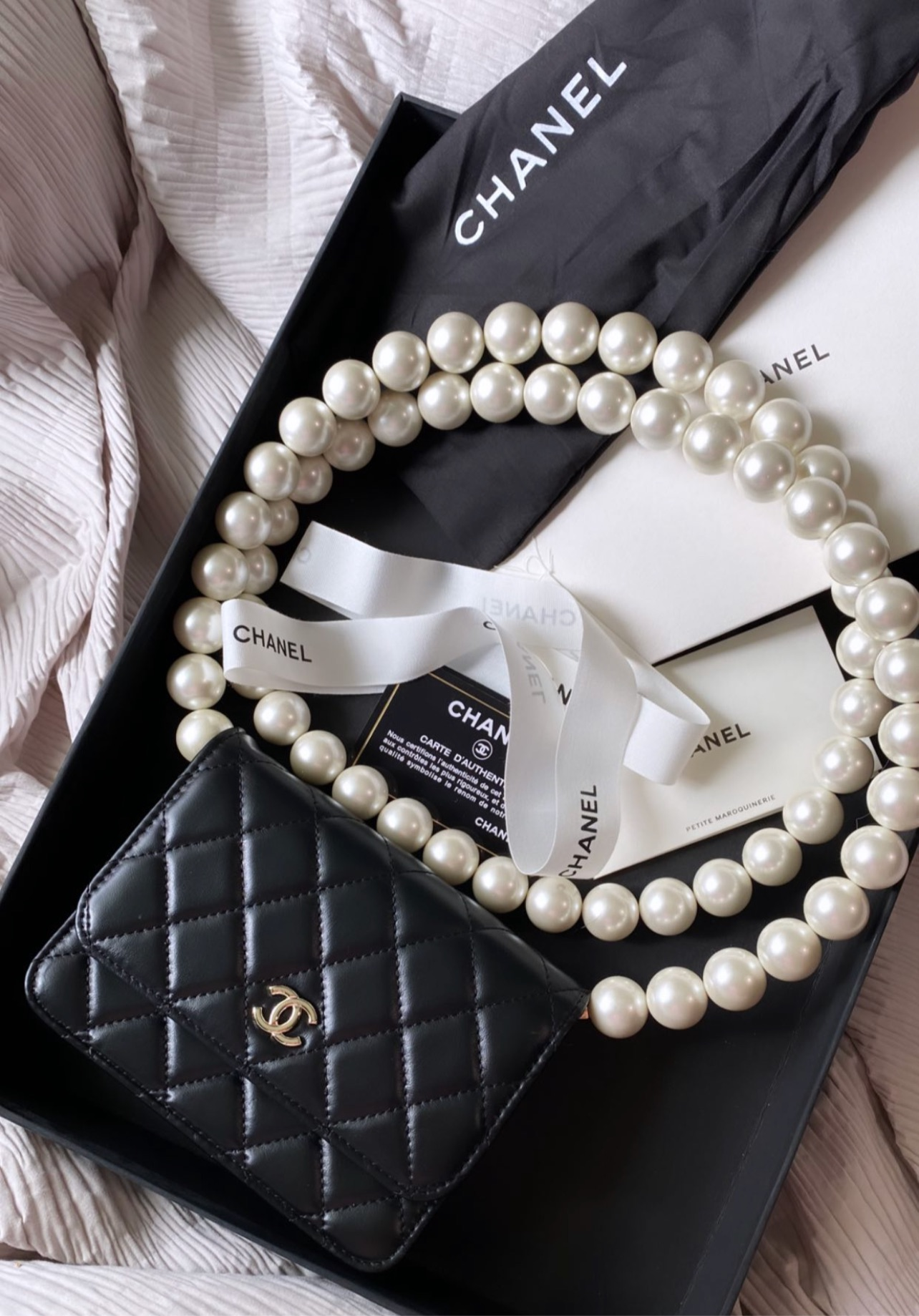 TOP CHANEL Classic Flap WOC Pear Chain - Black