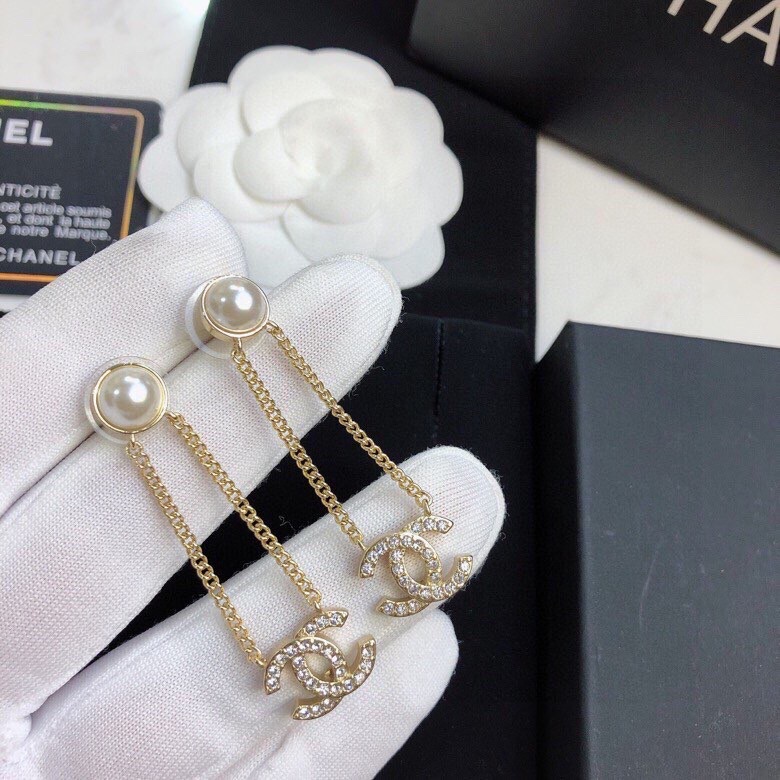 TOP CHANEL Double C Pearl Chain Stud Earrings