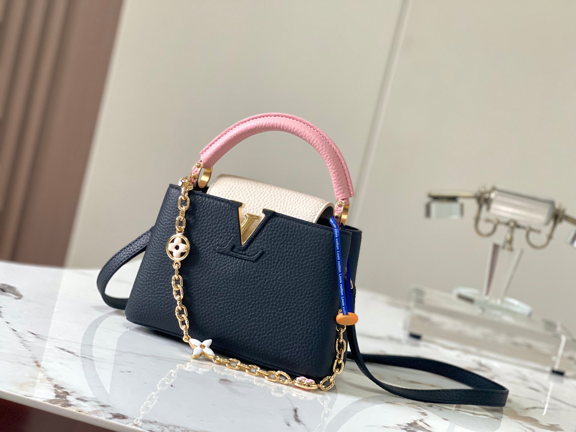 TOP Louis Vuitton LV Capucines Bag 3 Sizes -Black