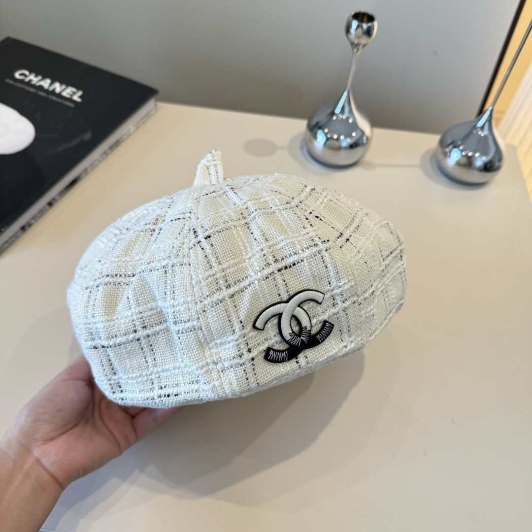 TOP CHANEL Beret Hat - White
