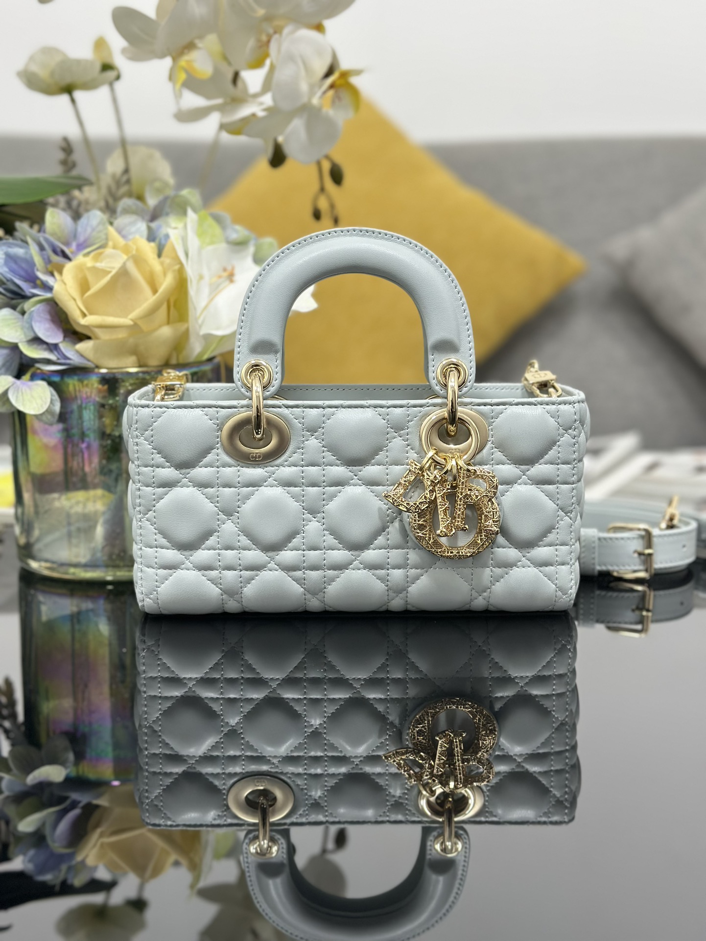 TOP Christian Dior Small Lambskin Openwork Buckle Lady D-Joy Bag 22 x 12 x 6 cm - 4 Colors