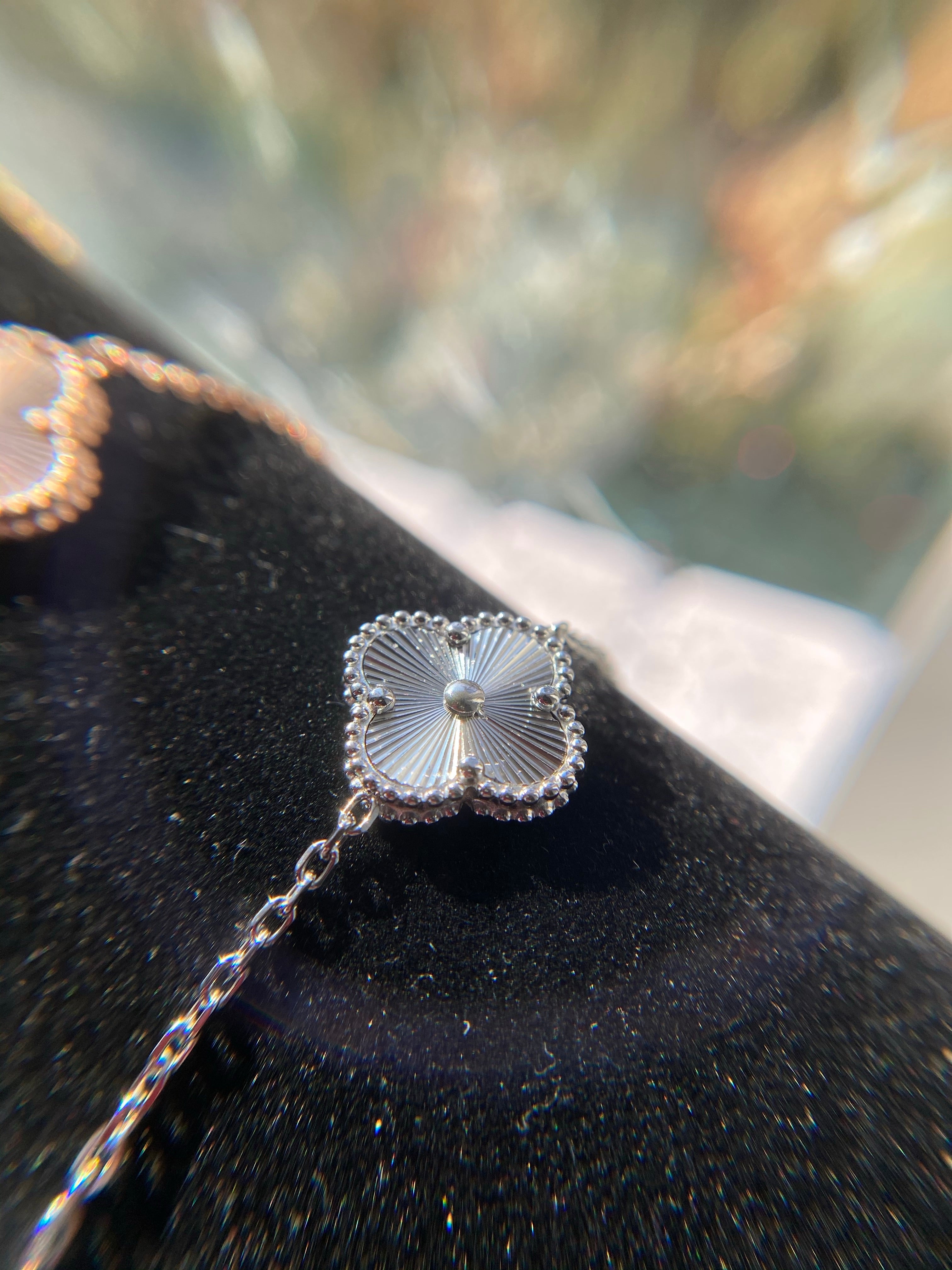 TOP VCA Vintage Alhambra 1 Motif Bracelet
