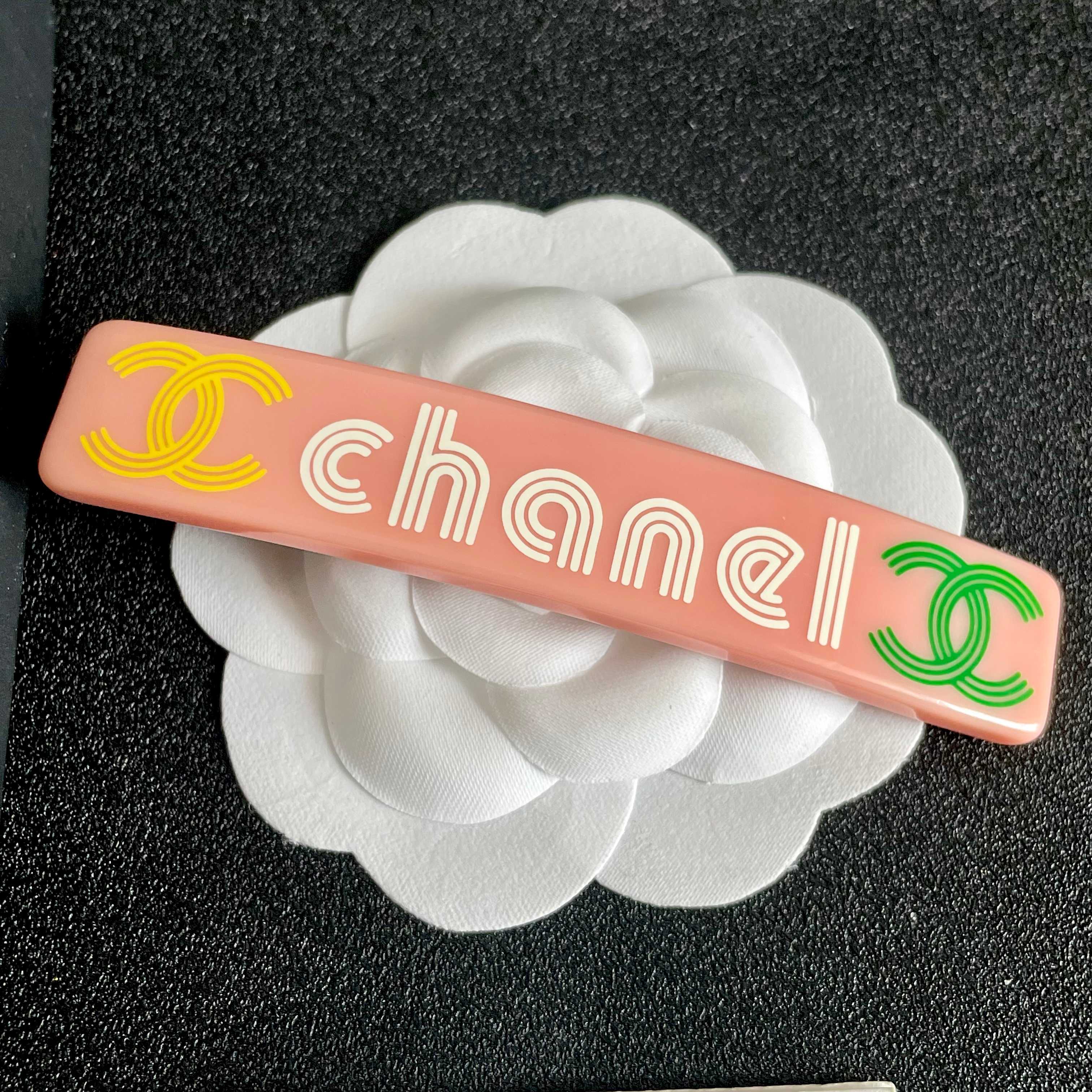 TOP CHANEL Hairpin - 2 Colors