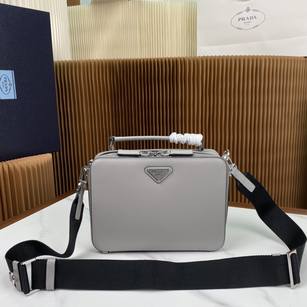 TOP PRADA The Brique Handbag Is Made Of Saffiano Leather 22x16x6cm - 3 Colors