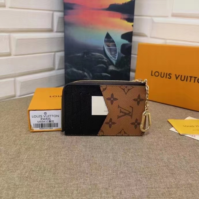 TOP Louis Vuitton LV LV Compact Key Wallet - Monogram