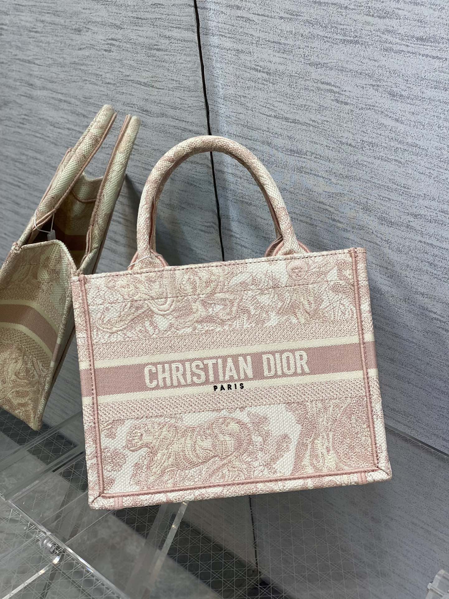 TOP Christian Dior Tiger Embroidery Pattern Tote Handbags - 26*8*22cm