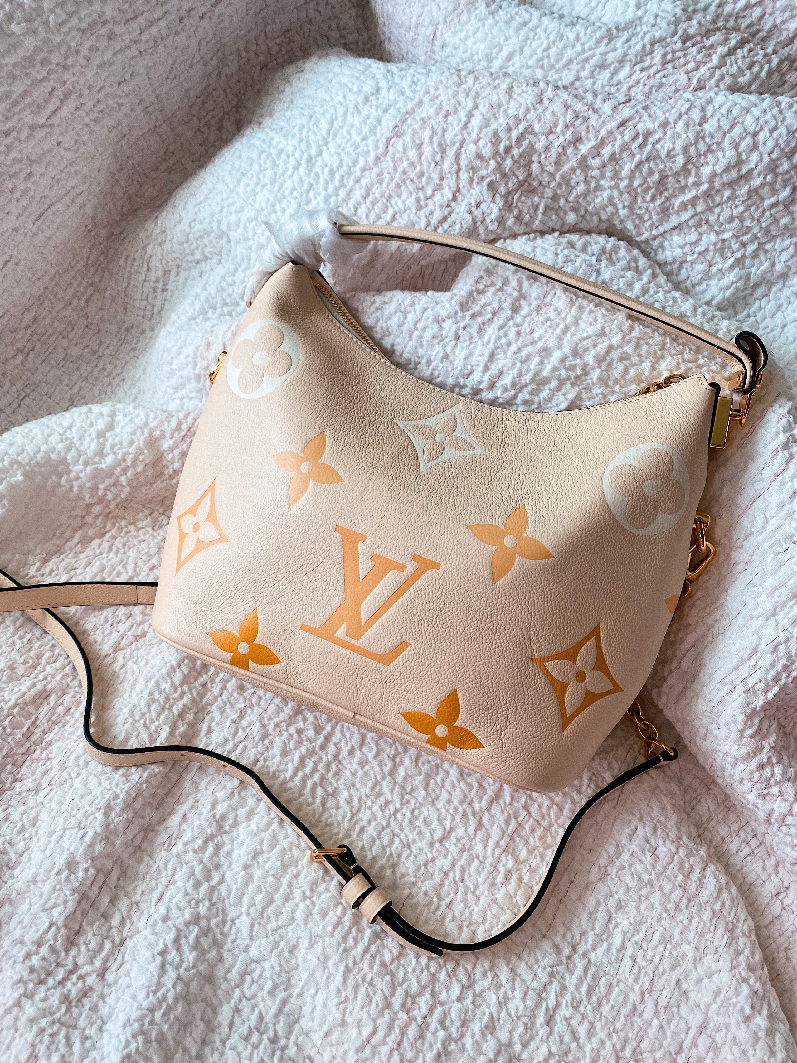 TOP Louis Vuitton LV Marshmallow Hobo Bag 24 x 22 x 13 cm - Vanilla Yellow