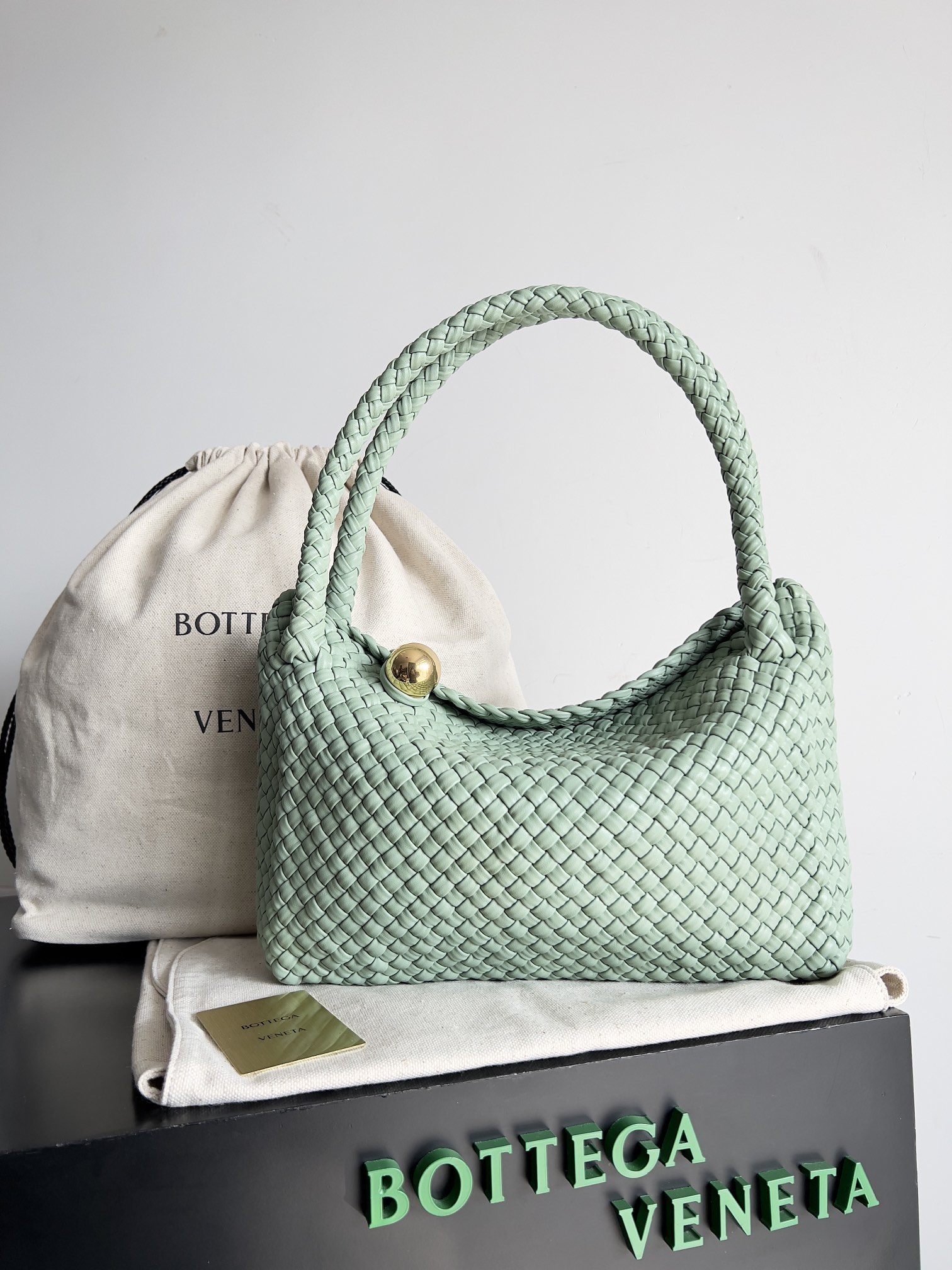 TOP Bottega Veneta BV TOSCA Handbag Small Woven 27 cm