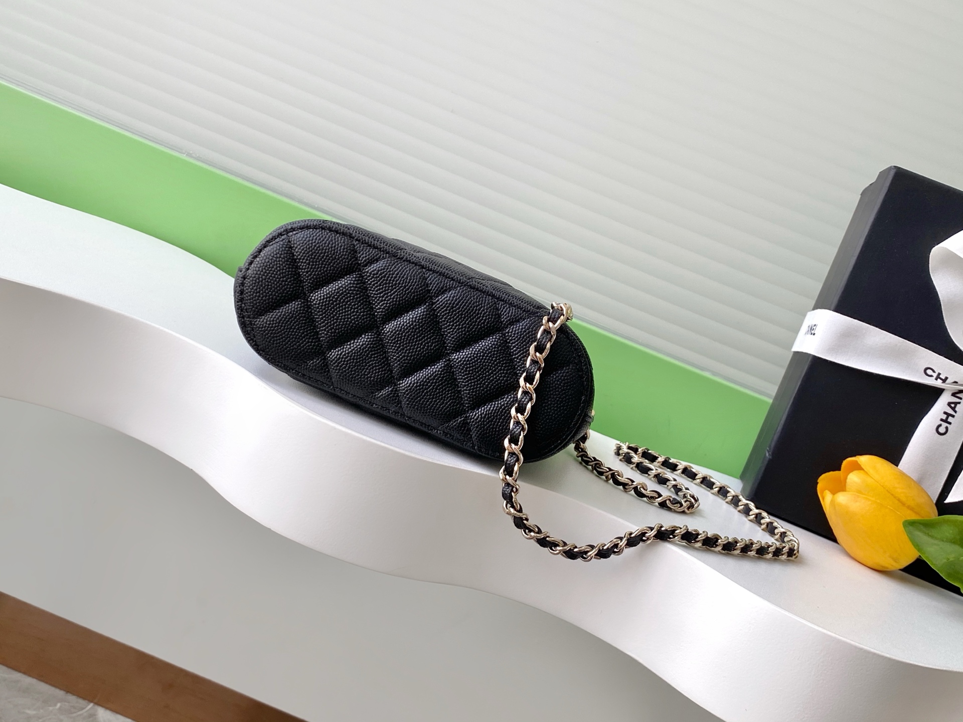 TOP CHANEL Shell Bag 18-17-6 cm - Black