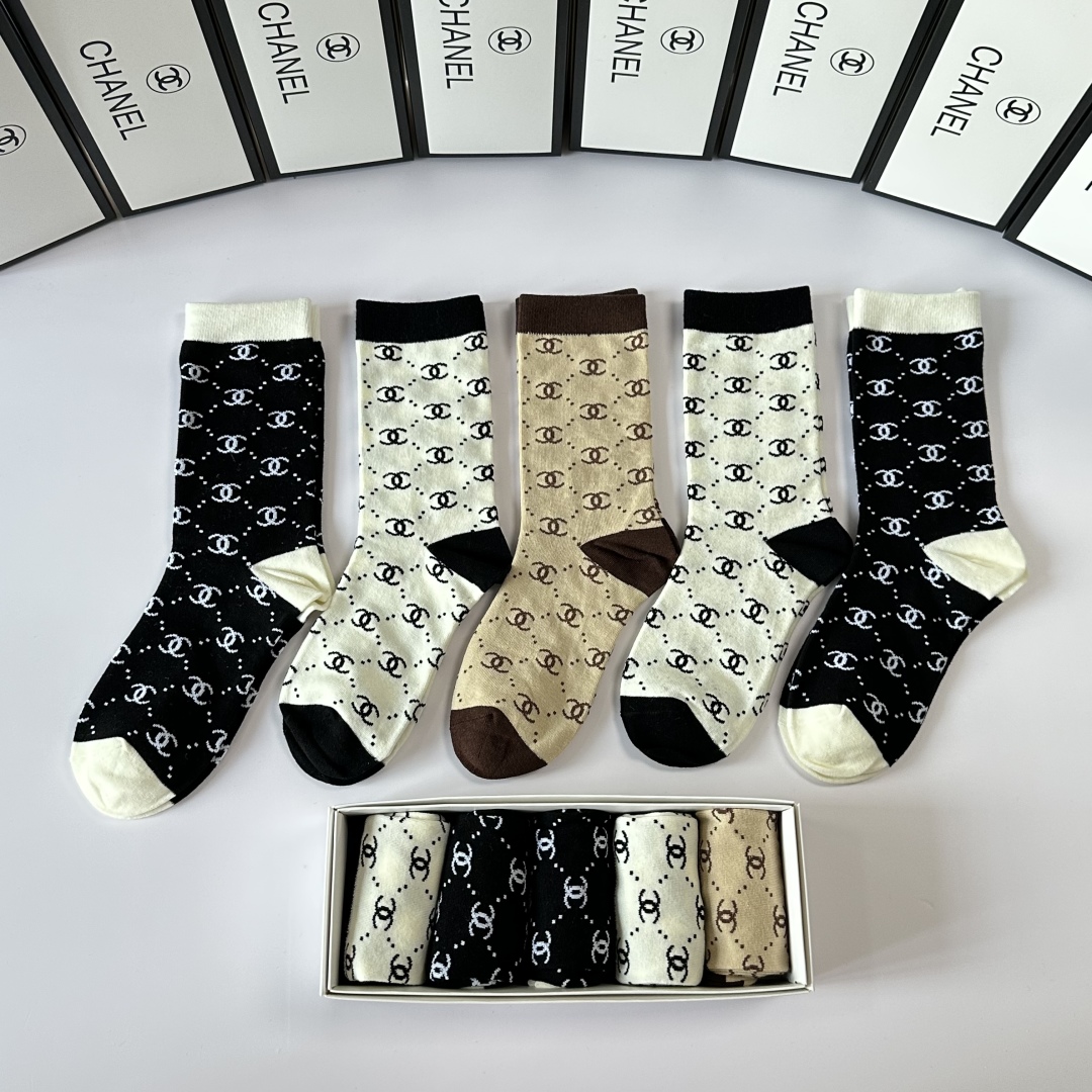 TOP CHANEL Socks - 5 Pieces as a Set