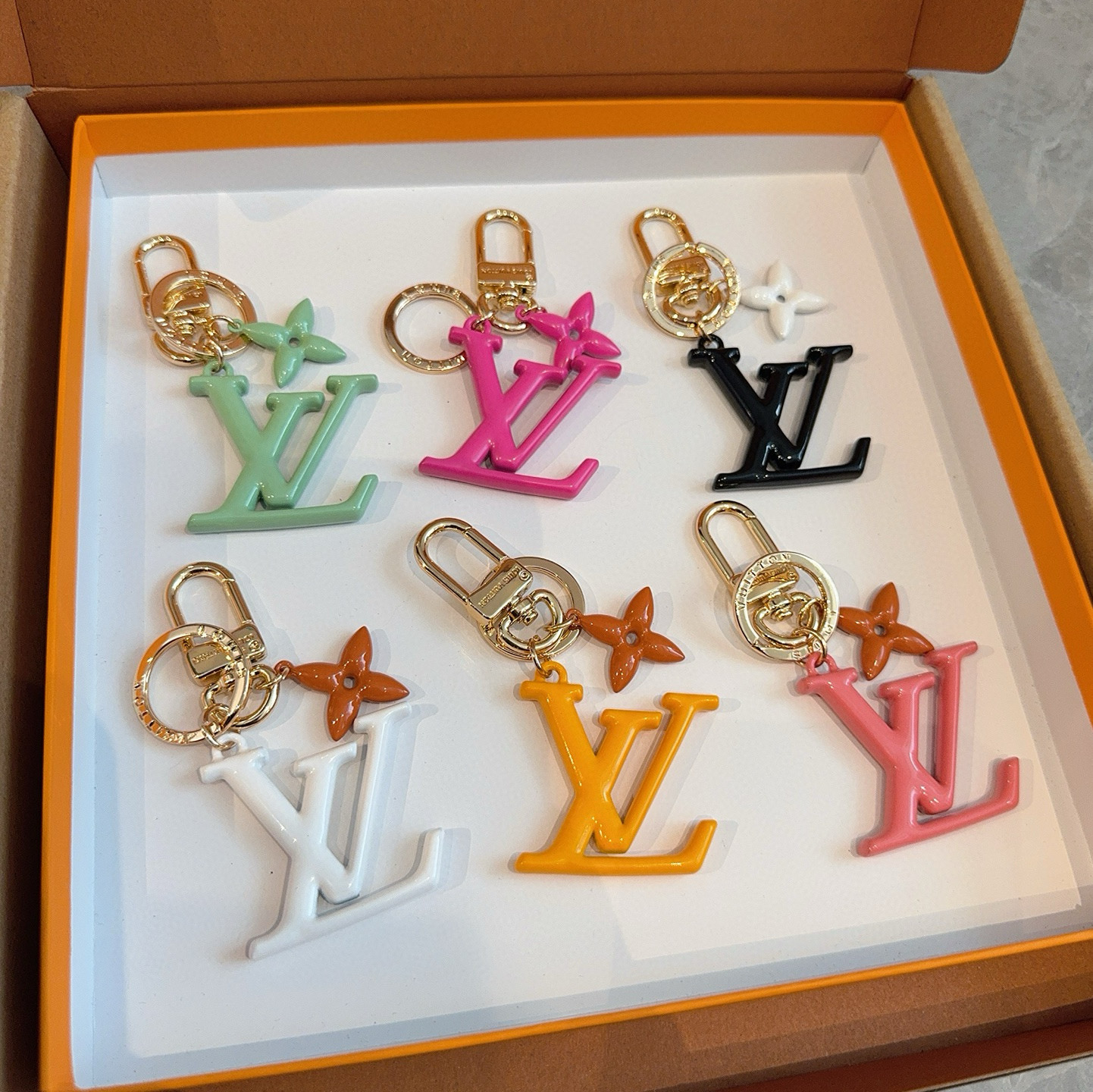 TOP Louis Vuitton LV Enamel Buckle Letters Key Chain - 6 Color