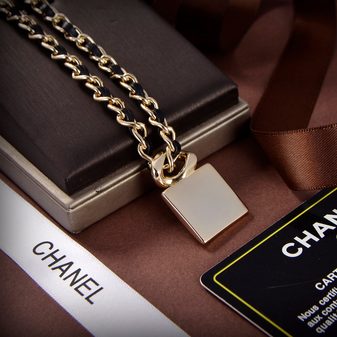 TOP CHANEL Chain Rope Square Necklace