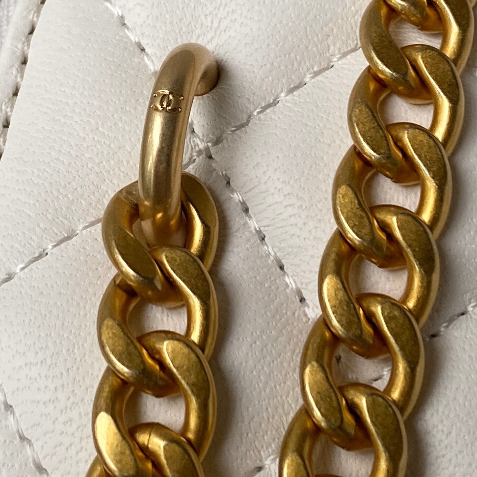 TOP CHANEL Small Camellia sheepskin Small Cosmetic Case Bag 8.5*11*7cm - GHW