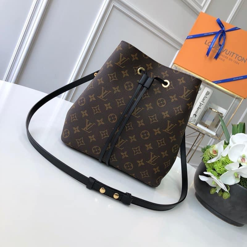 TOP Louis Vuitton LV £V Noe Bag Monogram 26×22×27CM- Black