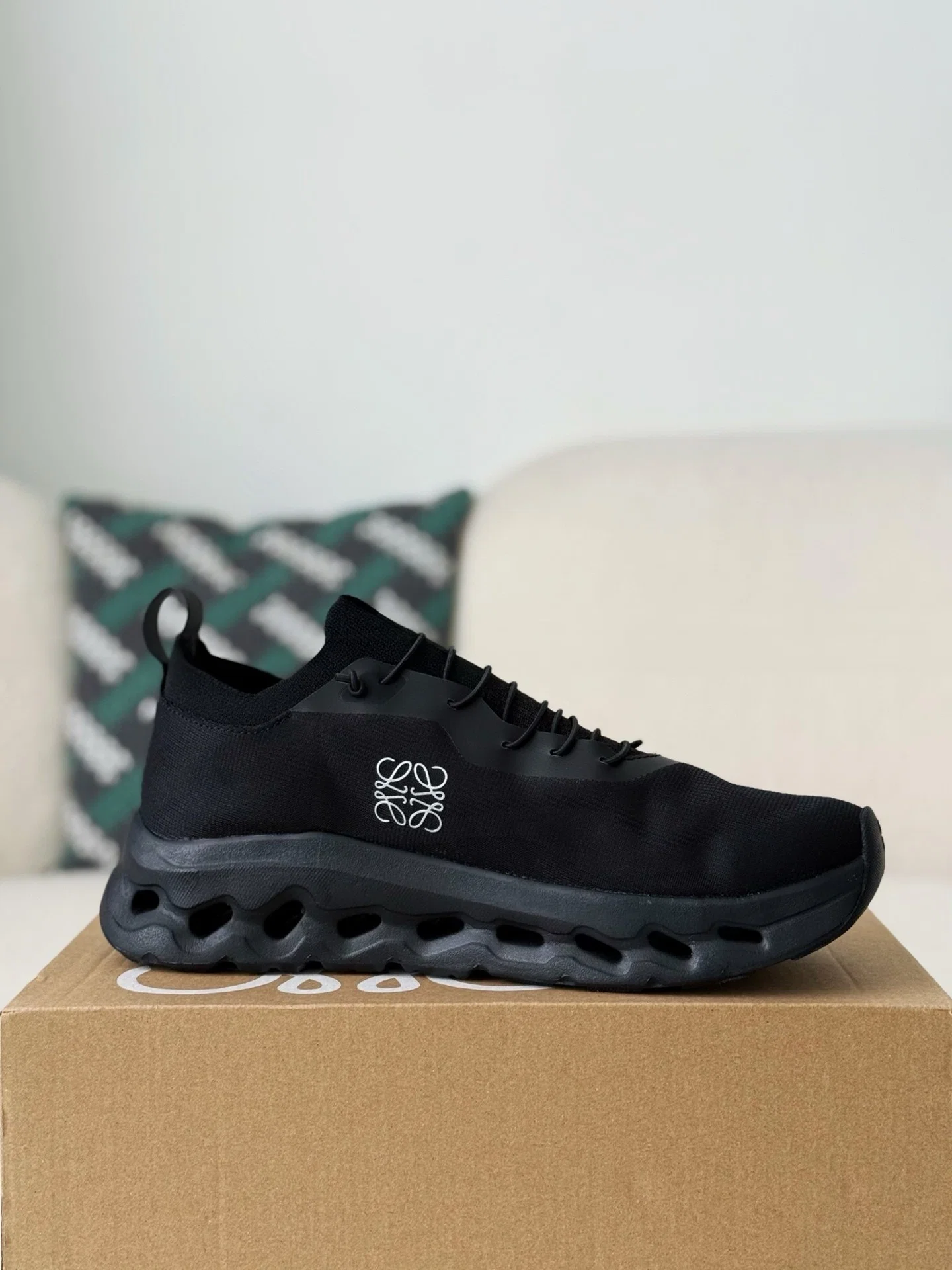 AAAShoes All Black Hollow Cushion Platform Running Sneakers, Breathable Knit Slip-On Elastic Lace Casual Walking Trainers Unisex