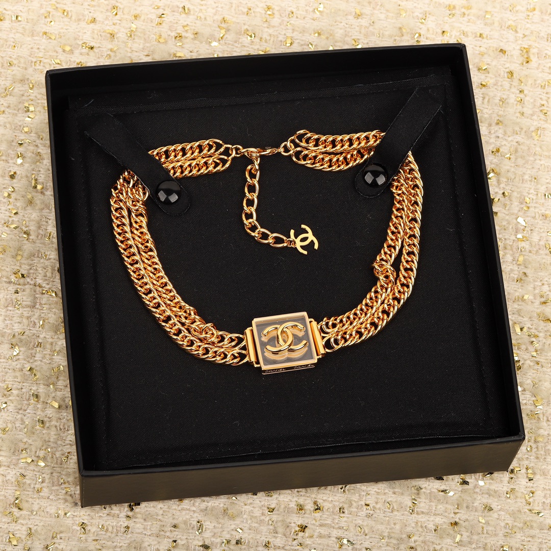 TOP CHANEL Vintage Dounble C Necklaces