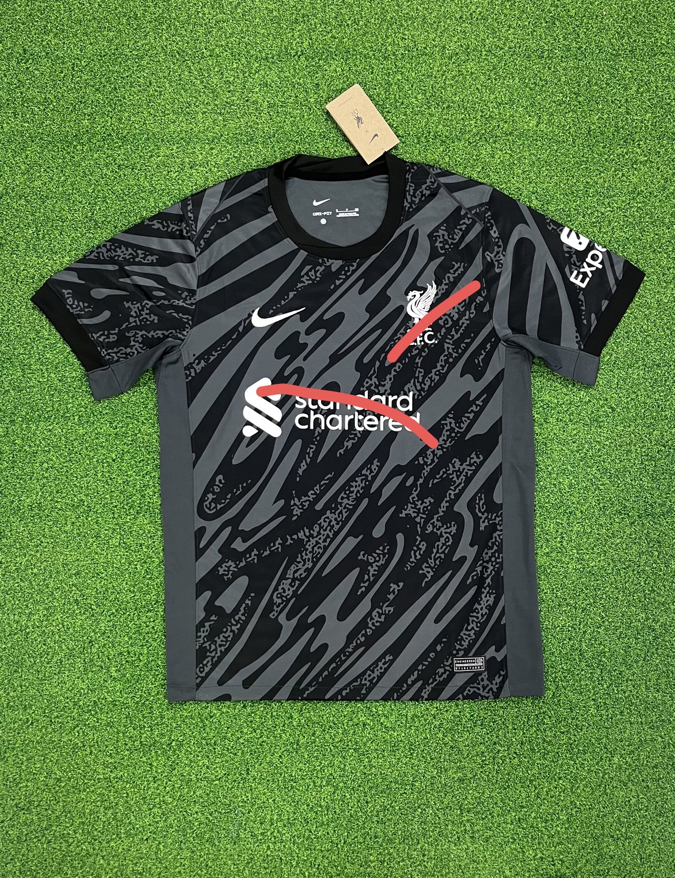 2425 Liverpool Football  jersey.Player embroidery version