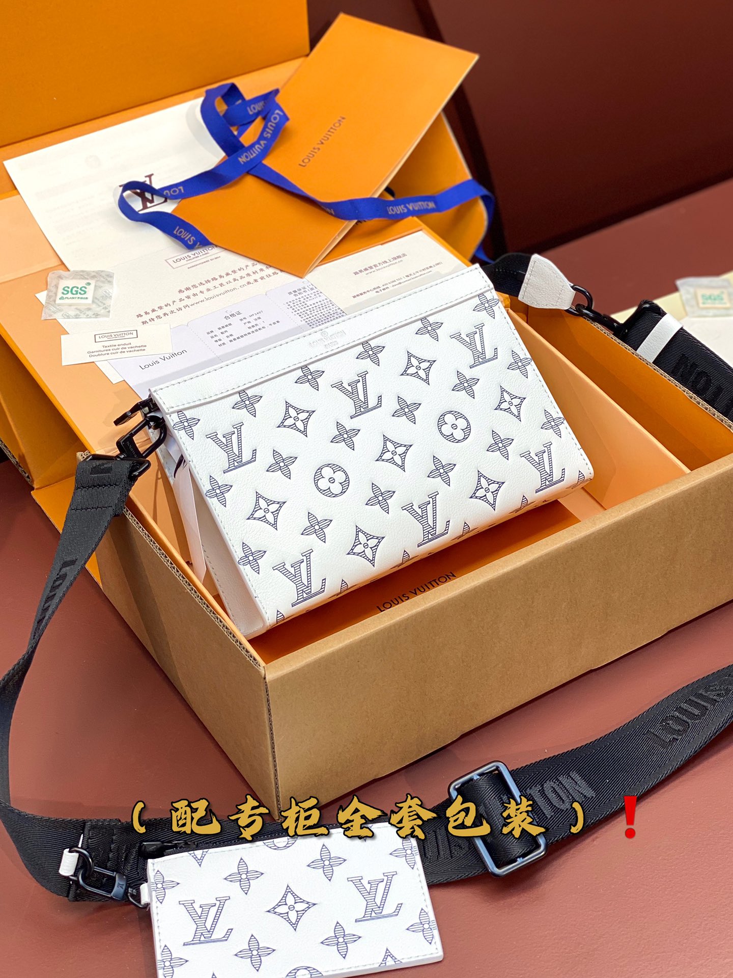 TOP Louis Vuitton LV Monogram Shadow Cow leather Bag 22 x 14.5 x 4.5cm - 2 Colour