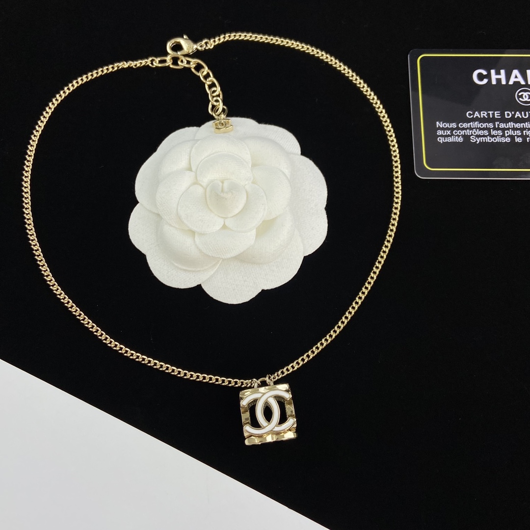 TOP CHANEL Necklace Bracelet Earrings Set