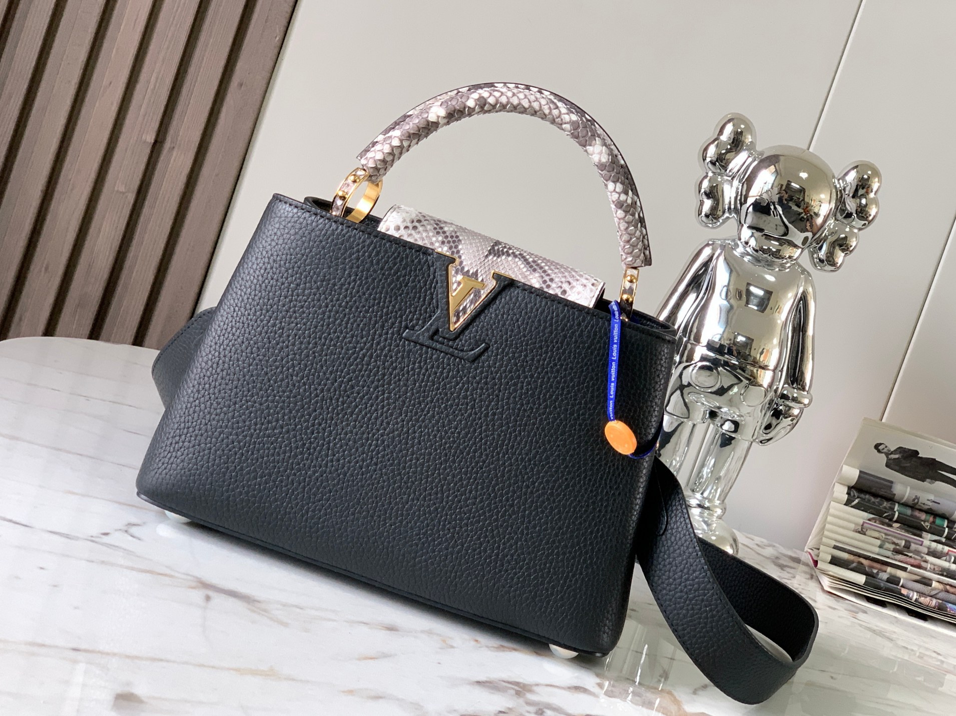 TOP Louis Vuitton LV Capucines Python Gold Buckle Bag - Black