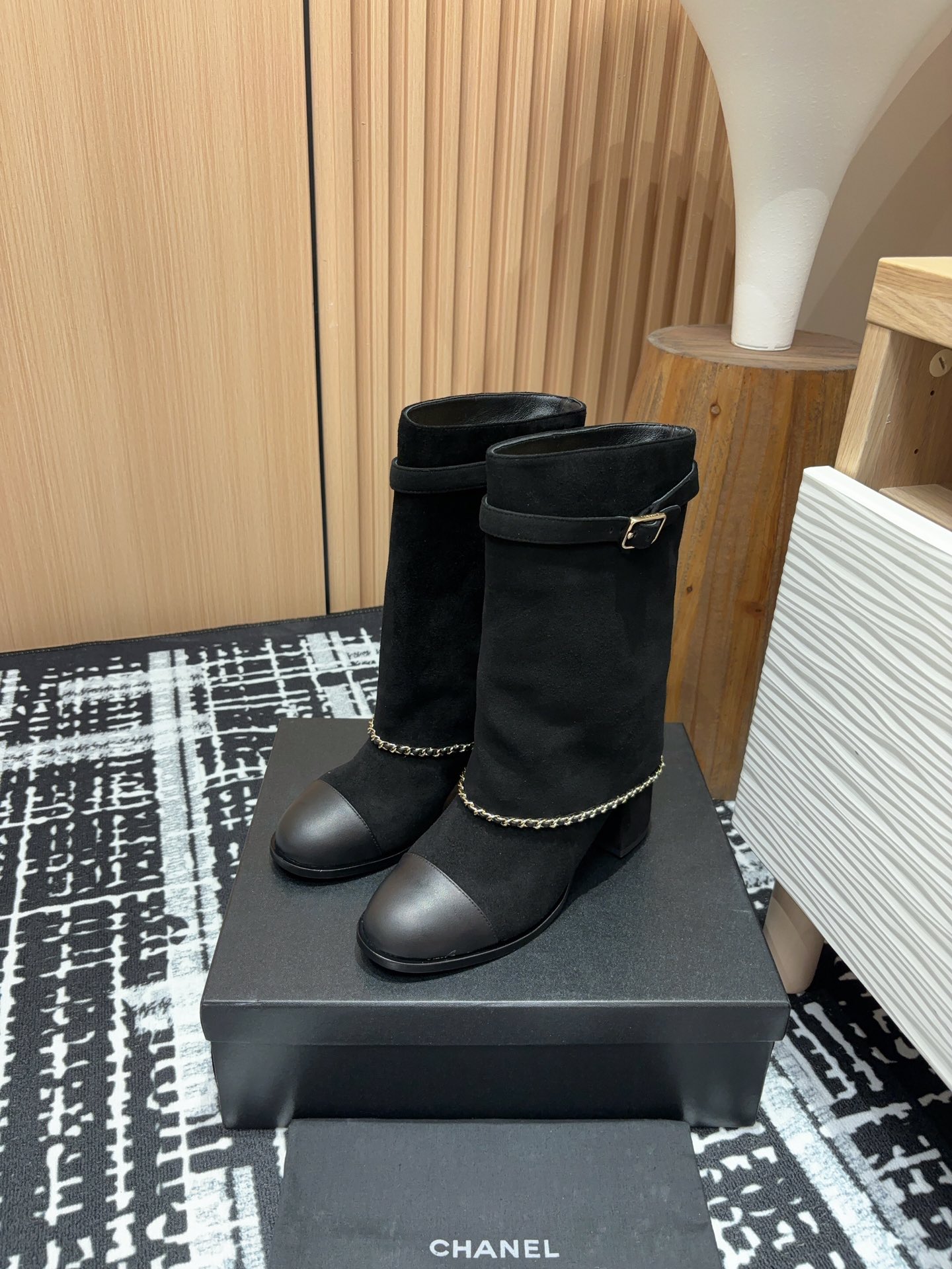 TOP CHANEL Fold-over Chain Sheepskin Mid-calf/High-calf Boots - Black