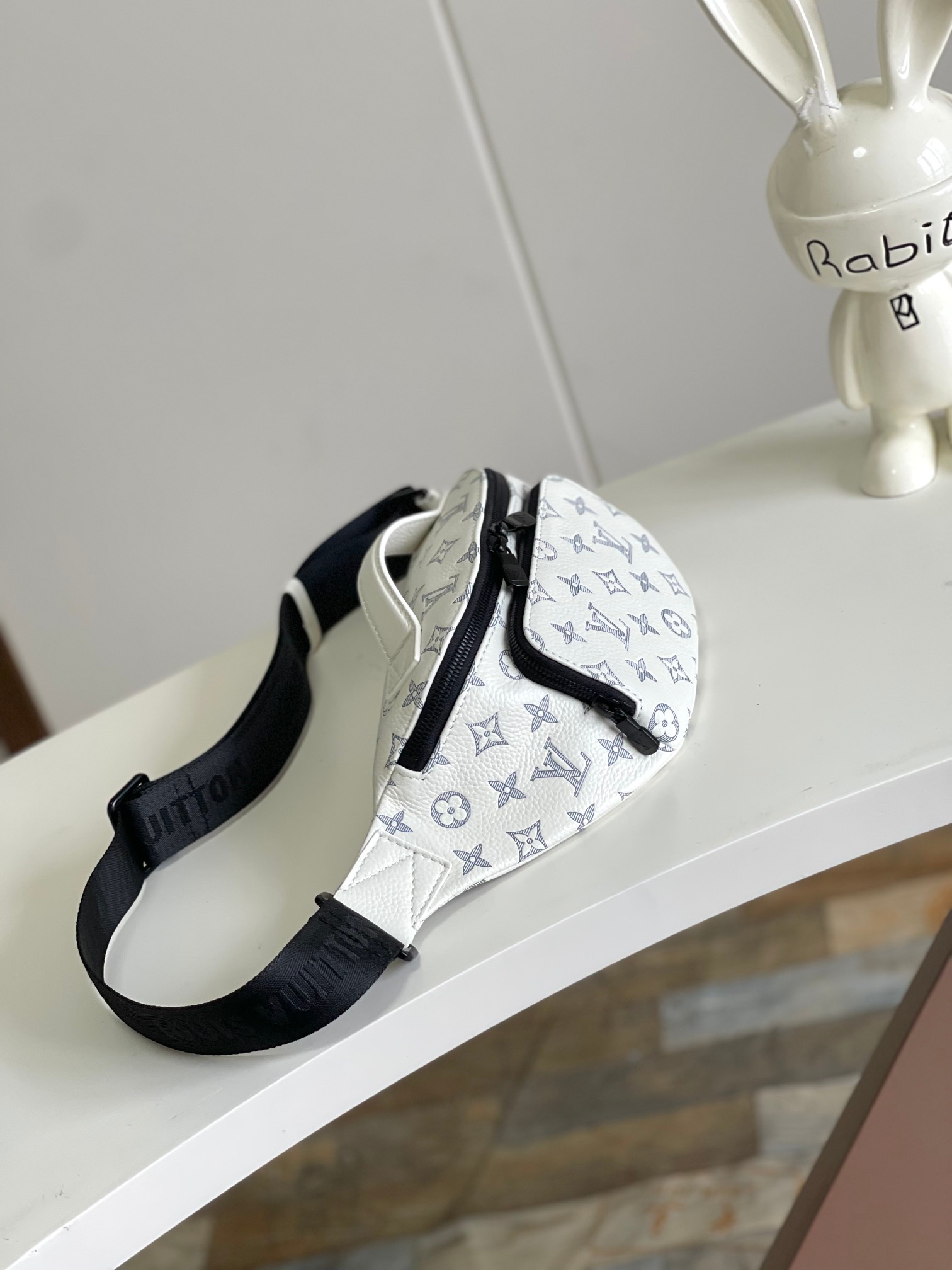 TOP Louis Vuitton LV Monogram Shadow Rush Bag 30x15x8cm - 2 Color
