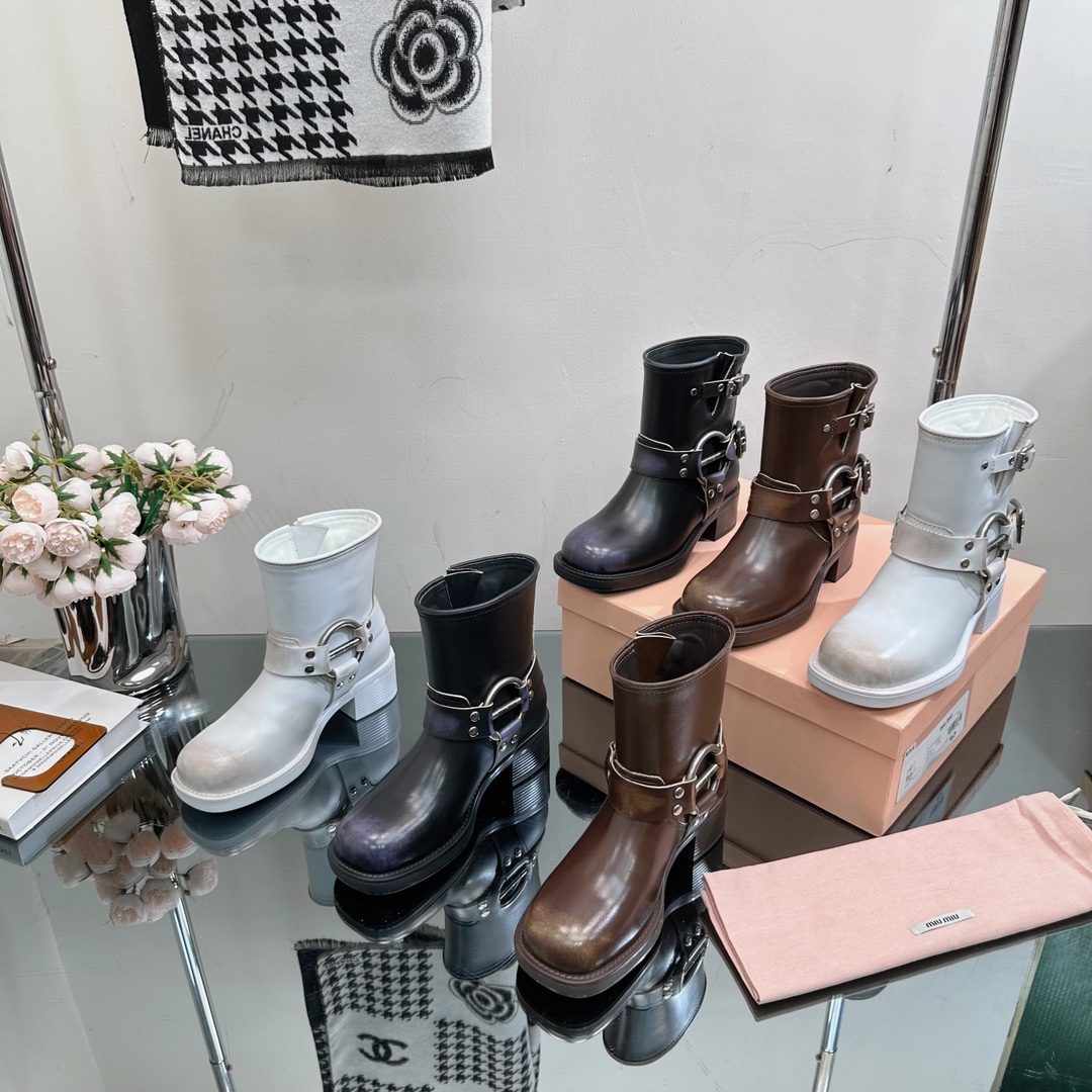 TOP Miu Miu Retro Western Catwalk Motorcycle Short Boots - 3 Colors - Waxed Calfskin with 1 Buckle