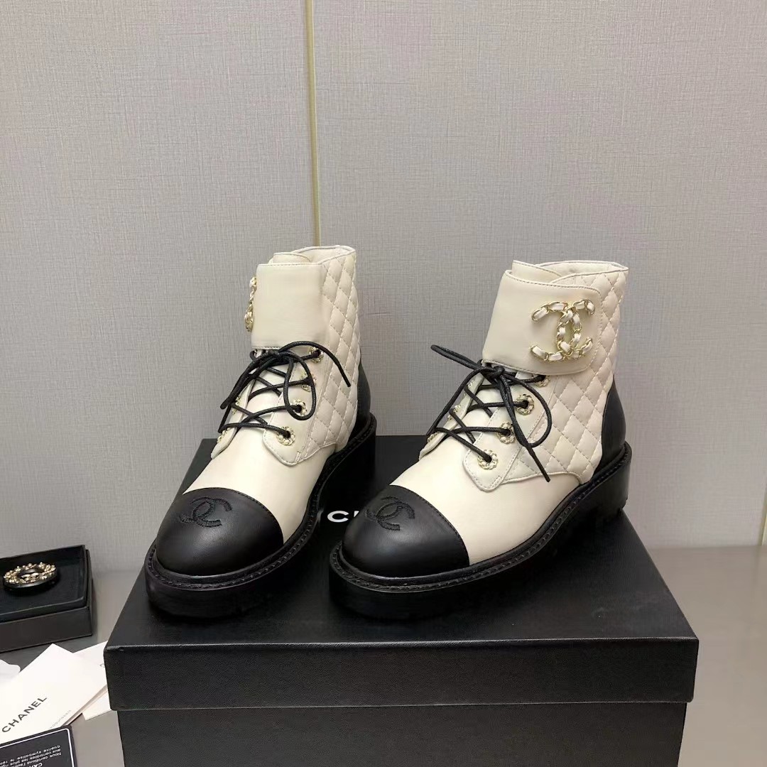 TOP CHANEL  Short Boots