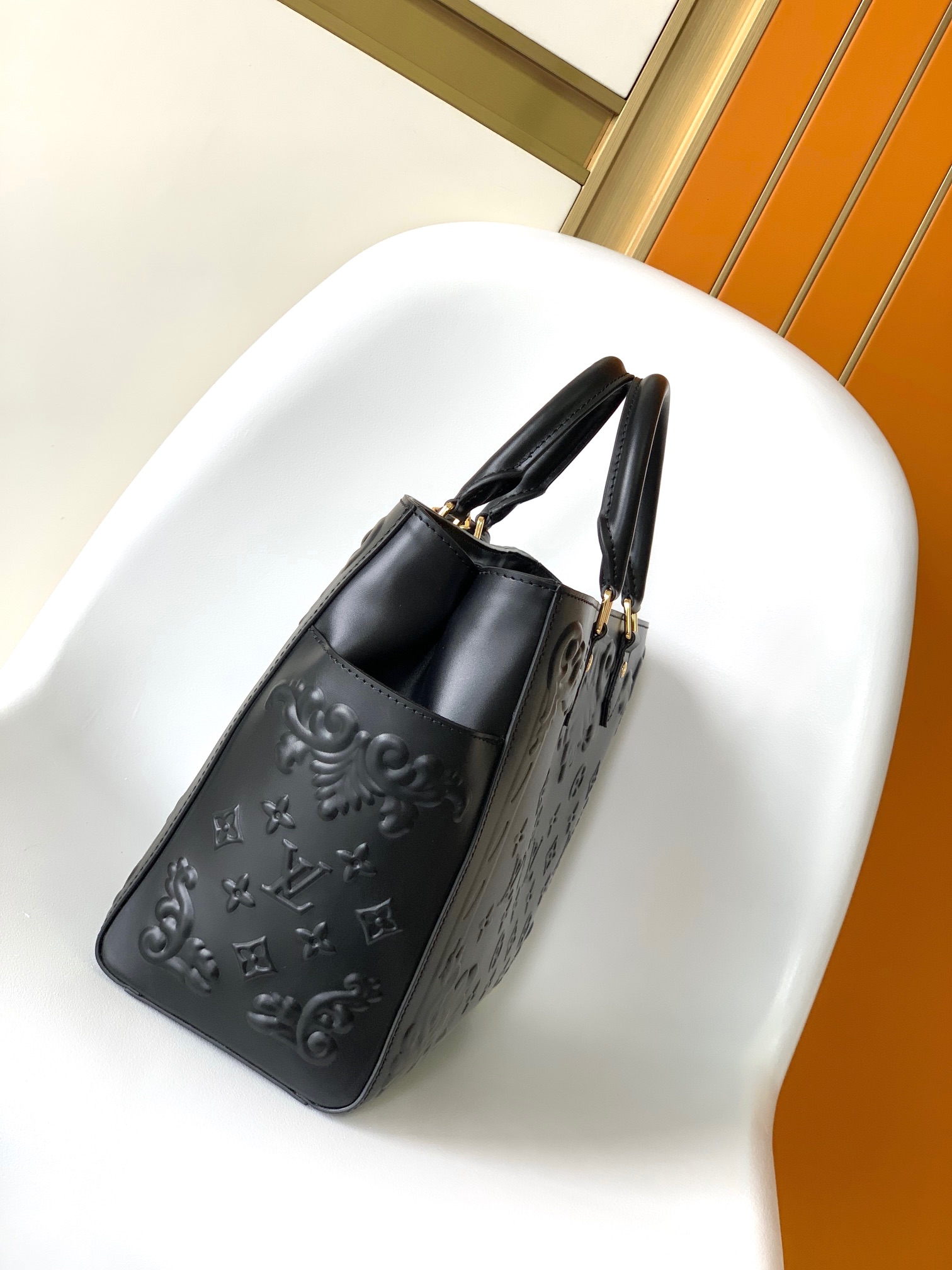 TOP Louis Vuitton LV  Ornaments Sac Plat Tote Bag 32.0 x 26.0 x 13.0 cm-Black