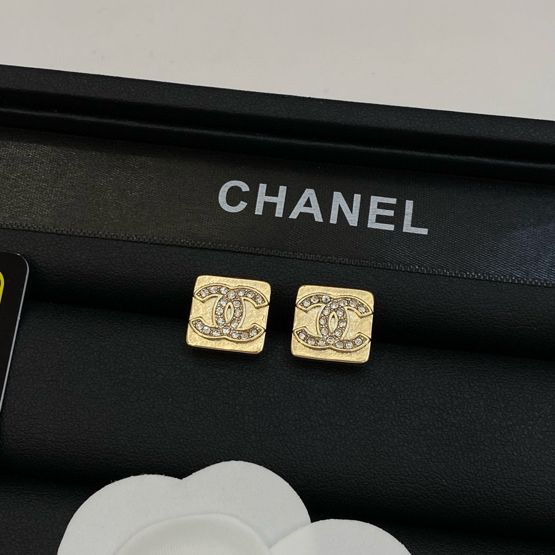 TOP CHANEL Earrings - Collection