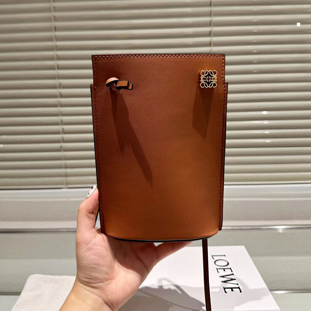 Loewe Relief Crossbody bag(Replica)