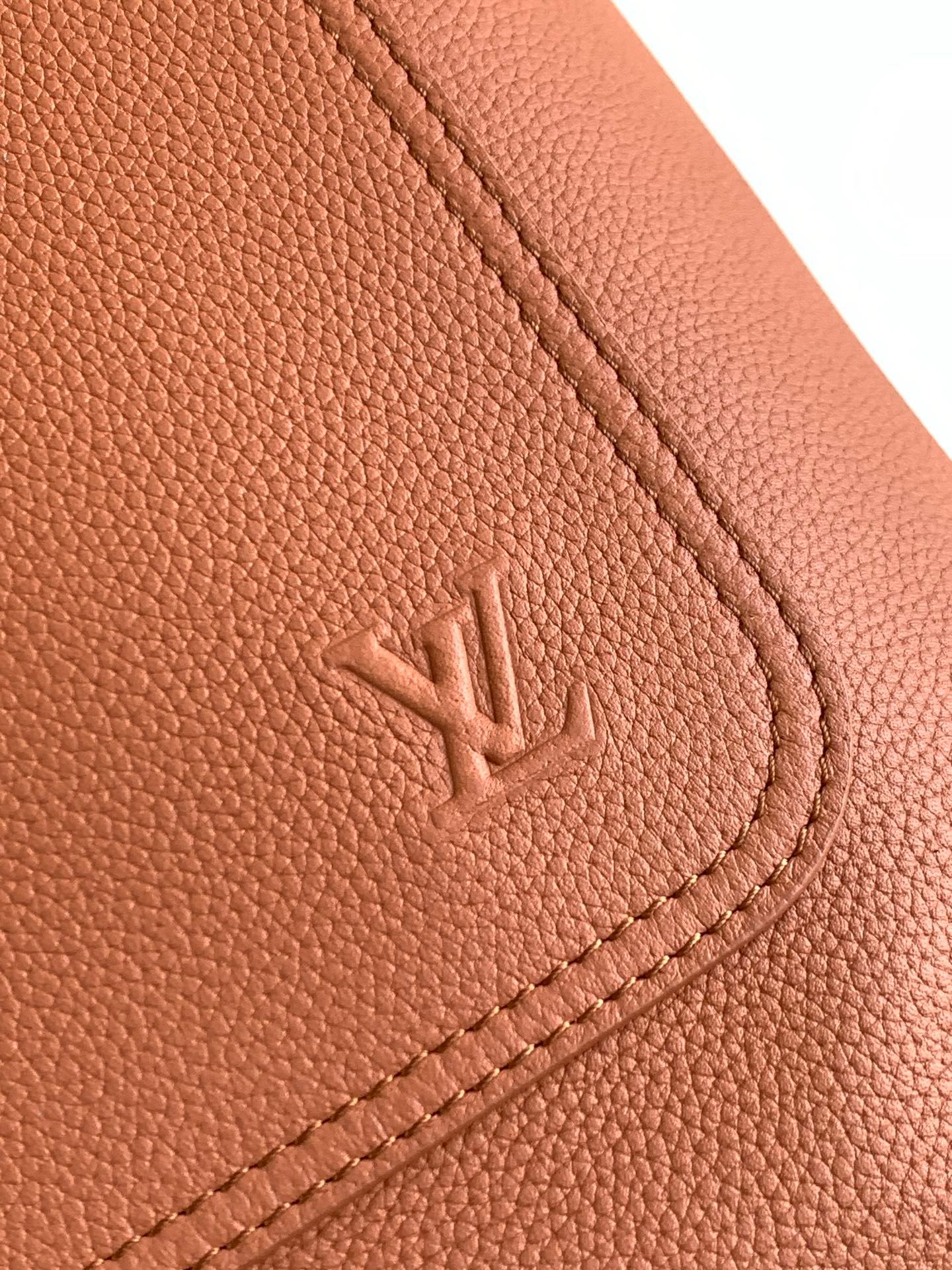 TOP Louis Vuitton LV Fastline Backpack 38x43x15cm - Brown