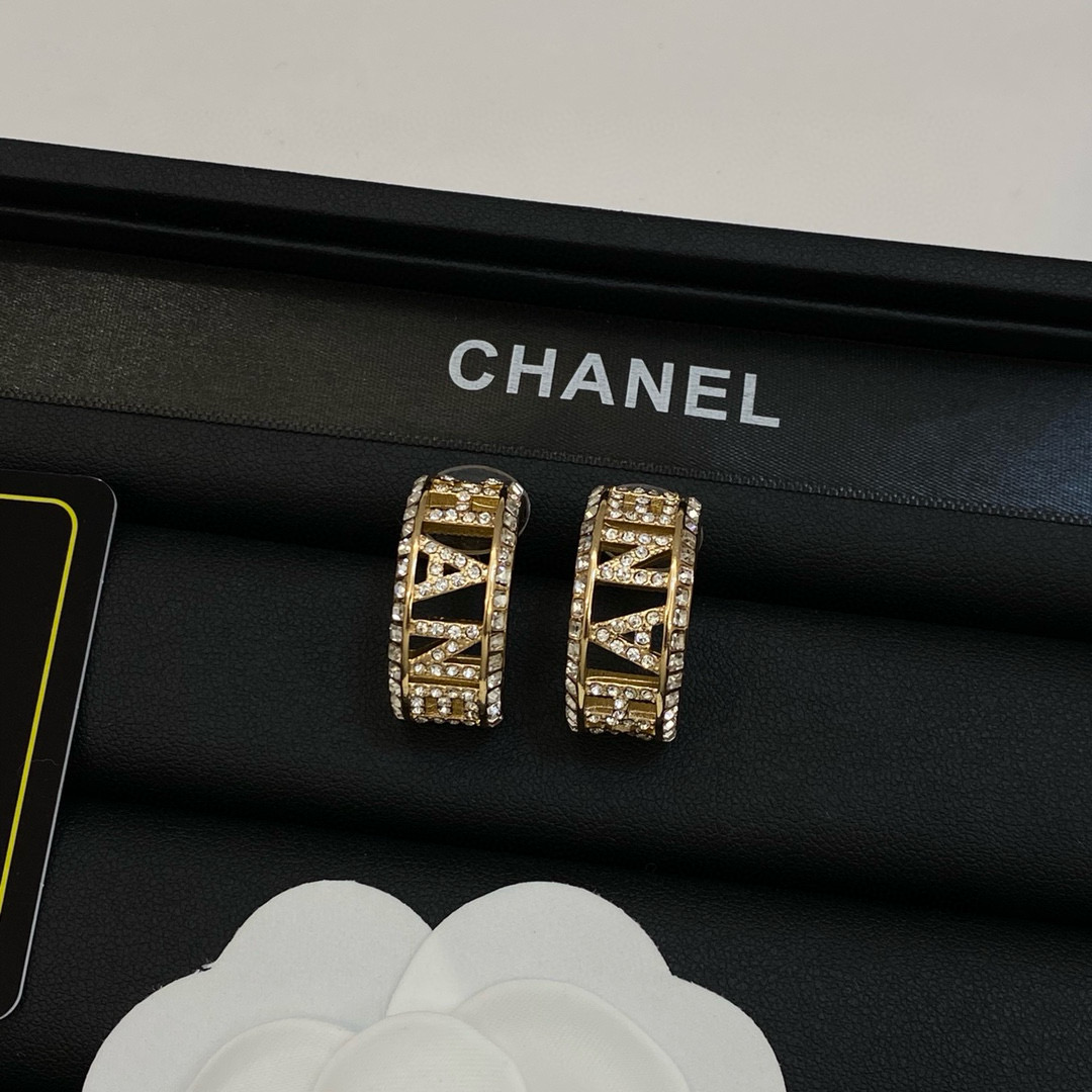 TOP CHANEL Earrings - Collection