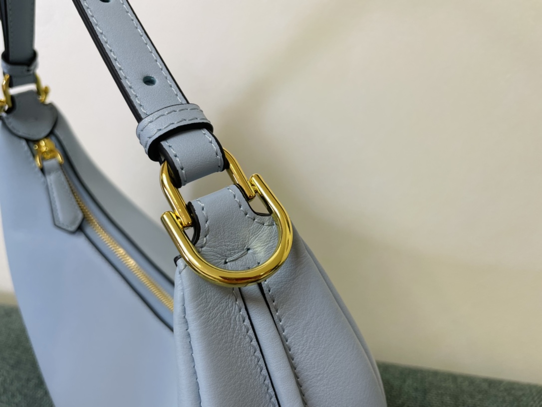 TOP FENDI Graphy Bag - Blue