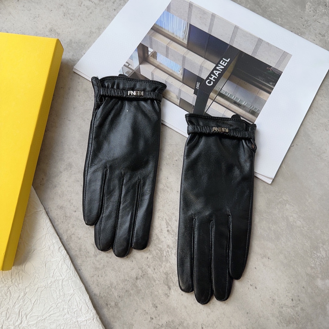 TOP FENDI Women's Sheepskin Gloves