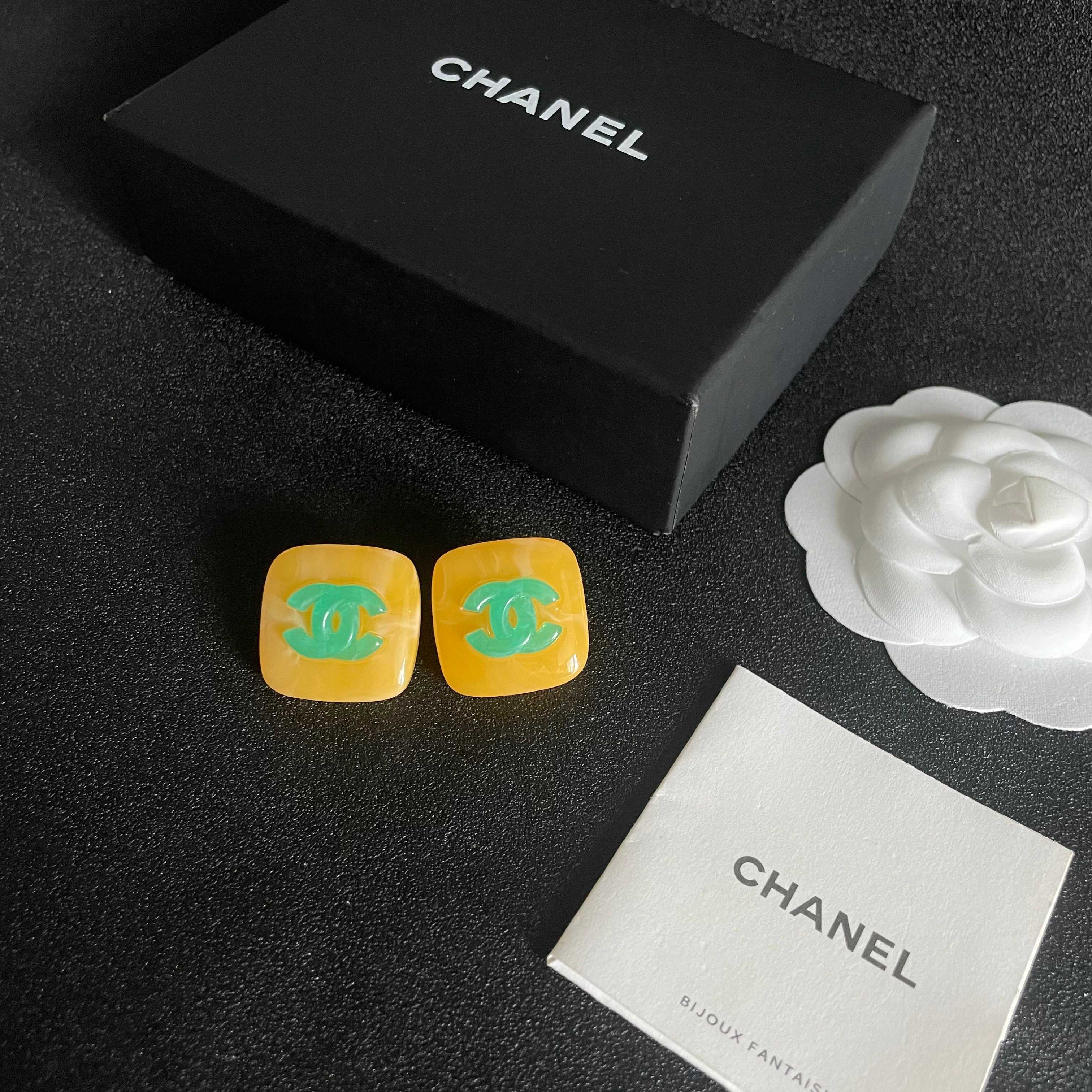 TOP CHANEL CC Earrings - 3 Colors
