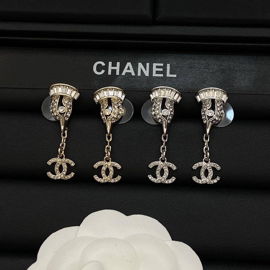 TOP CHANEL CC Earrings - 2 Colors