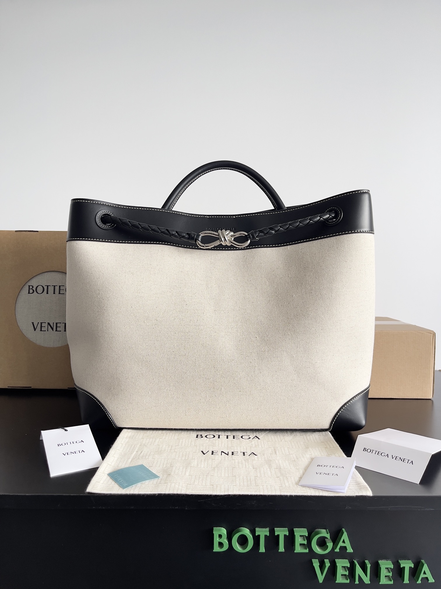 TOP Bottega Veneta BV Leather Canvas Tote Bag - Three Sizes