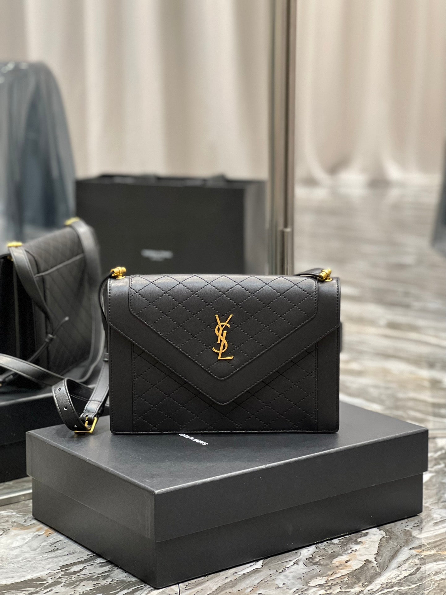 TOP Yves Saint Laurent YSL Gabby Satchel - Black