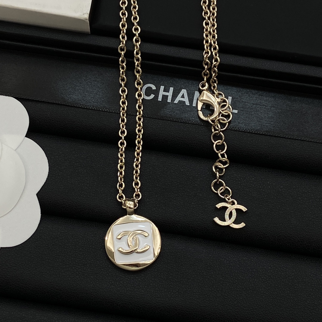 TOP CHANEL Necklace Bracelet Earrings Set - Gold