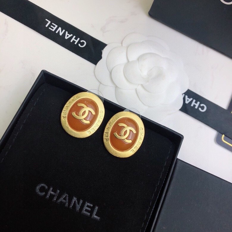 TOP CHANEL Double C Metal Stud Earrings