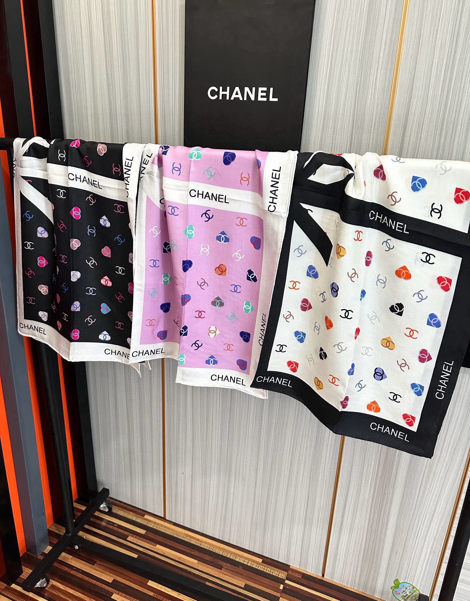 TOP CHANEL Silk Scarf 90x90 cm - 3 Colors